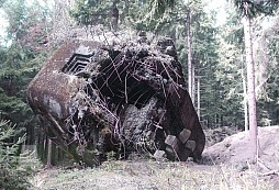 Unikátní objekty lehkého opevnění na naučné stezce Betonová hranice II