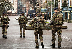 Francouzský prezident Emmanuel Macron oznámil, že pošle vojáky do Oděsy
