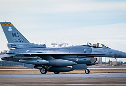 Iniciativa VENOM-AFT mění americké F-16 Fighting Falcon na bezpilotní letouny