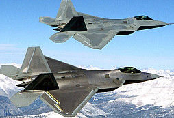 Budoucnost vzdušného boje: F-22 Raptor bude velet dronům CCA