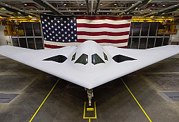 Americké letectvo otestuje první dva bojeschopné B-21 Raider. Ponesou i nové průrazné pumy