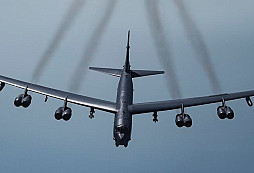 B-52 žije dál: Nový radar a cesta ke stoleté službě