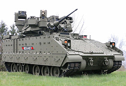 Od Studené války po dnešek: Bradley M2A4/M7A4 získává miliardy na vylepšení a novou strategickou roli