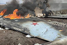 Ruský omyl nad Krymem: protivzdušná obrana sestřelila vlastní stíhačku Su-30, tvrdí Ukrajina