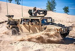 Měl být vyřazen, ale vrací se do hry: Proč USA a Izrael masivně objednávají staré Humvee