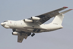 Nečekané přistání, děsivá minulost: Co přivezl ruský letoun s temnou minulostí na práh Ameriky a proč se o tom mlčí