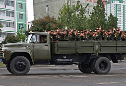 Severní Korea posílá tisíce vojáků a dělníků do Ruska: Nová éra diplomatické drzosti a obcházení sankcí
