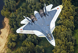 Rusko vstupuje na trh s neviditelnými letouny: První export stíhaček Su-57 Felon dokončen