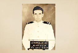 Hrdina, jehož jméno létá nad Chicagem: Neobyčejný příběh Edwarda O’Harea