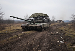 T-90: Nejlepší na světě, nebo jen iluze? Proč Putin chválí tank, který na Ukrajině mizí