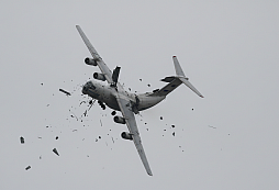 Mrazivé záběry: Proč se po údržbě rozlomil nejstarší An-22