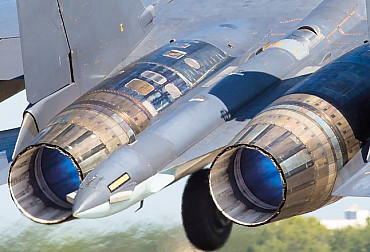 Co se&nbsp;skutečně stalo v&nbsp;Moskvě? Požár v&nbsp;továrně na&nbsp;motory pro stíhačky Suchoj vyvolává zásadní otázky