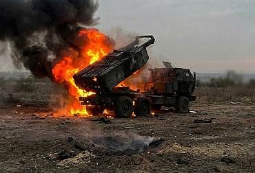 Video: HIMARS v&nbsp;plamenech. Rusové ho&nbsp;trefili zcela novou zbraní