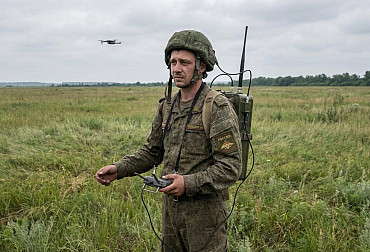 Rusko poslalo neozbrojeného vojáka jako „živou anténu“ pro drony. Ukrajinci ho&nbsp;zajali na&nbsp;pokrovské ose