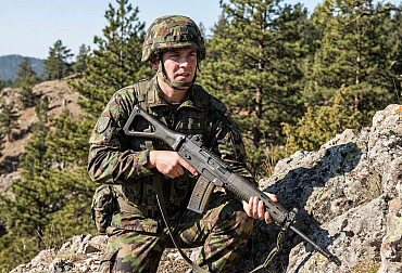 Švýcarsko chce dočasně zvýšit DPH, aby znovu vyzbrojilo armádu