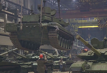 Rusko sahá po&nbsp;starším T-72A: Nové záběry z&nbsp;Uralvagonzavodu naznačují, že zásoby T-72B řídnou
