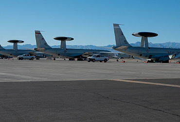 Tichý ukazatel nad Perským zálivem: Proč šest letounů AWACS může znamenat víc než dvě letadlové lodě