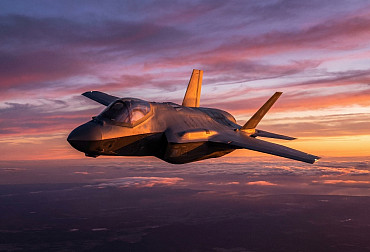 Americké F-35 měly mířit do&nbsp;Norska. Proč se&nbsp;najednou otočily jinam