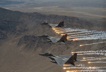 Bude se&nbsp;platit odškodné? Nejdražší omyl na&nbsp;obloze. Padly tři F-15E a&nbsp;účet má být astronomický