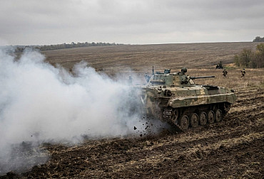 Video: Takto vypadal útok ruského BMP-2 na Ukrajině. Po výsadku přišel rychlý ústup pod kouřem