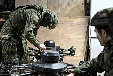 Absurdní zvrat války: Rusové si&nbsp;budují síť opraváren na&nbsp;ukrajinské bombardovací drony