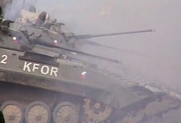 Střelby z BVP-2 v Kosovu