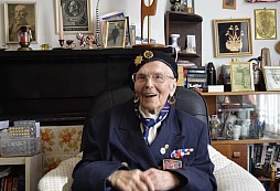Za svobodu bych bojovala i dnes, říká 94letá válečná veteránka