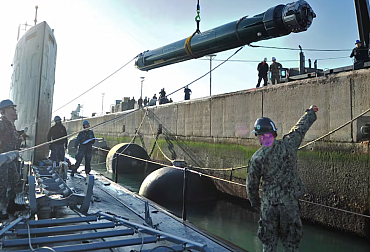 Britové odpálili těžké torpédo Mk 48 z bezosádkové ponorky