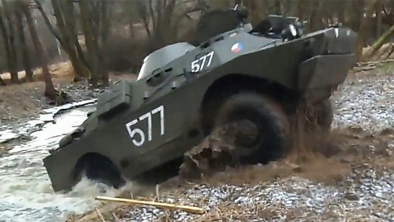 BRDM-2: obojživelný nezmar, který hojně sloužil i v naší armádě ...