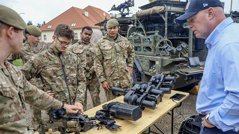 NATO posiluje obranu proti dronům v Polsku – USA a Británie testují nové řešení pro moderní bojiště