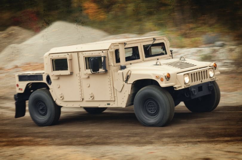 Legendární HMMWV dostává novou šanci: Americká armáda pokračuje v investicích do osvědčených vozidel