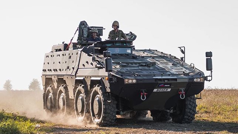 Historický okamžik: Britská armáda přebírá první Boxer 8x8 Made in UK
