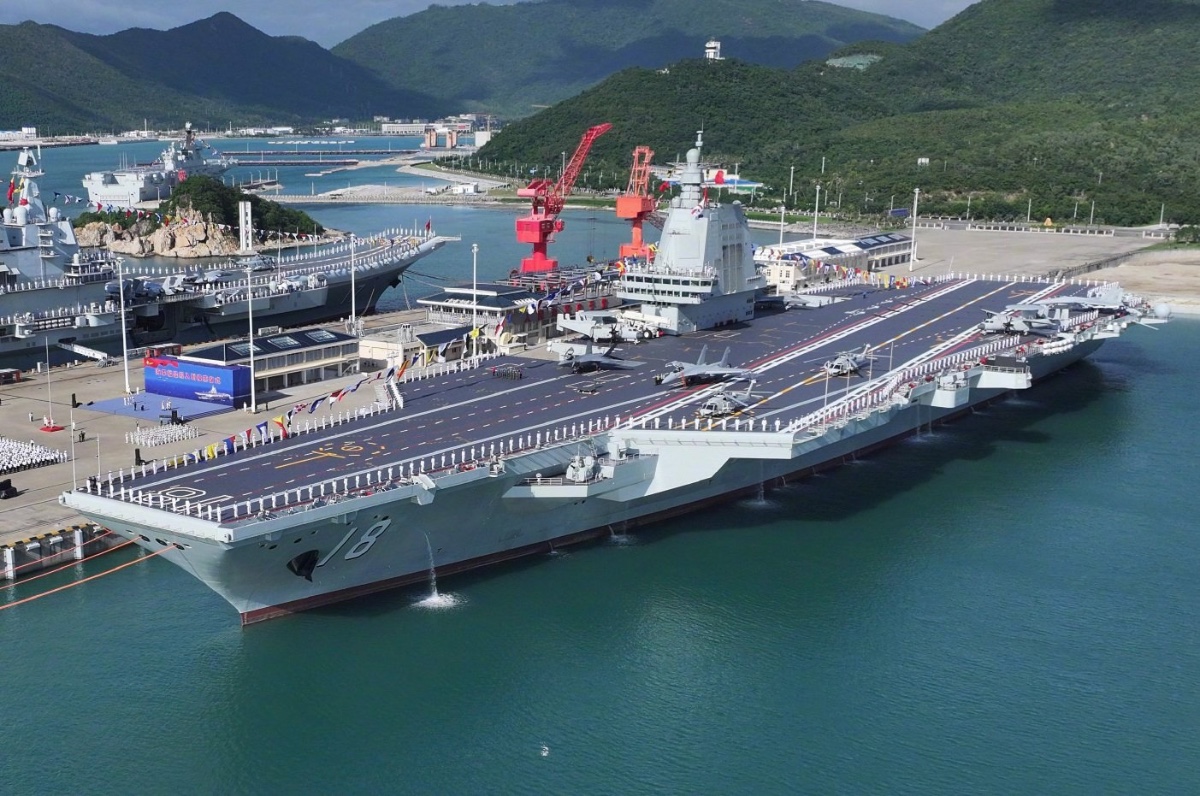 Fujian vyplouvá: Co skrývá paluba nové čínské letadlové lodi pro globální bezpečnost