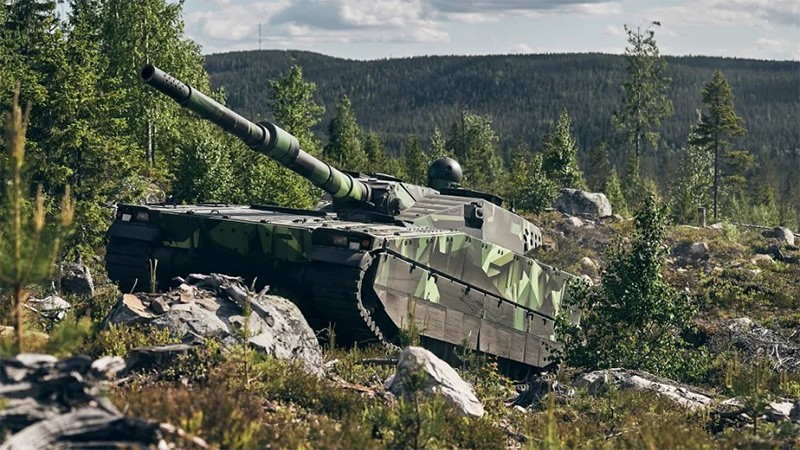 Švédský výrobce lehkých tanků CV90120 oznámil novou verzi s posílenou výzbrojí