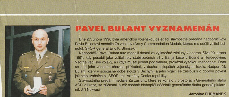 Udělení Army Commendation Medal veliteli 1. mr. npor. Pavlu Bulantovi