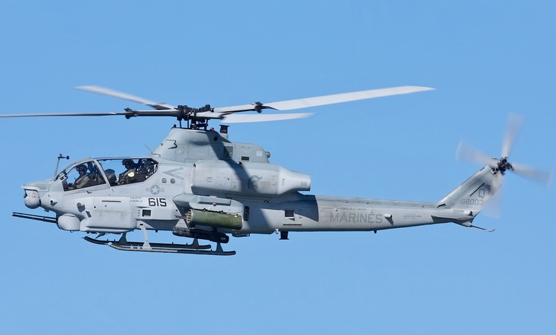 Bell_USMC_AH-1_Viper_(cropped)