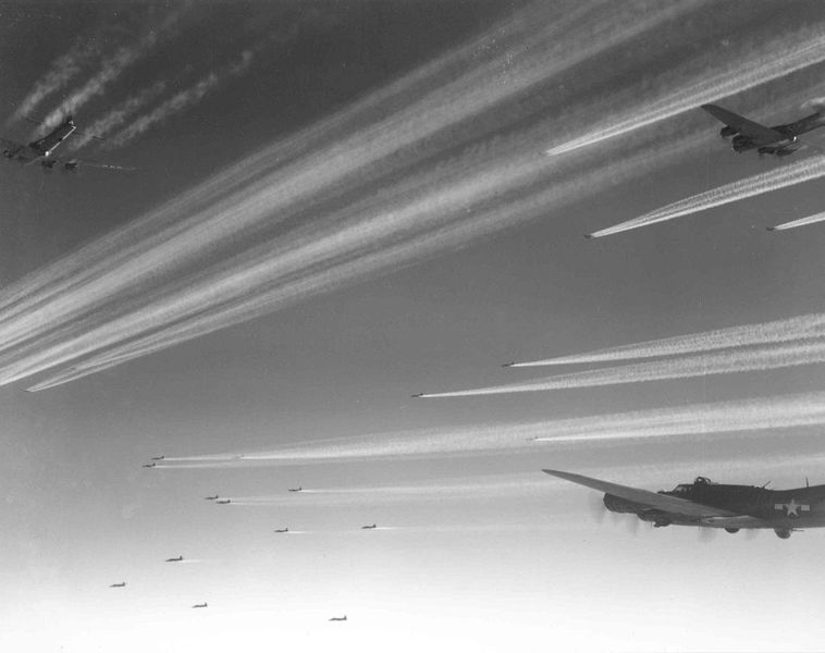 1280px-Large_formation_of_Boeing_B-17Fs_of_the_92nd_Bomb_Group