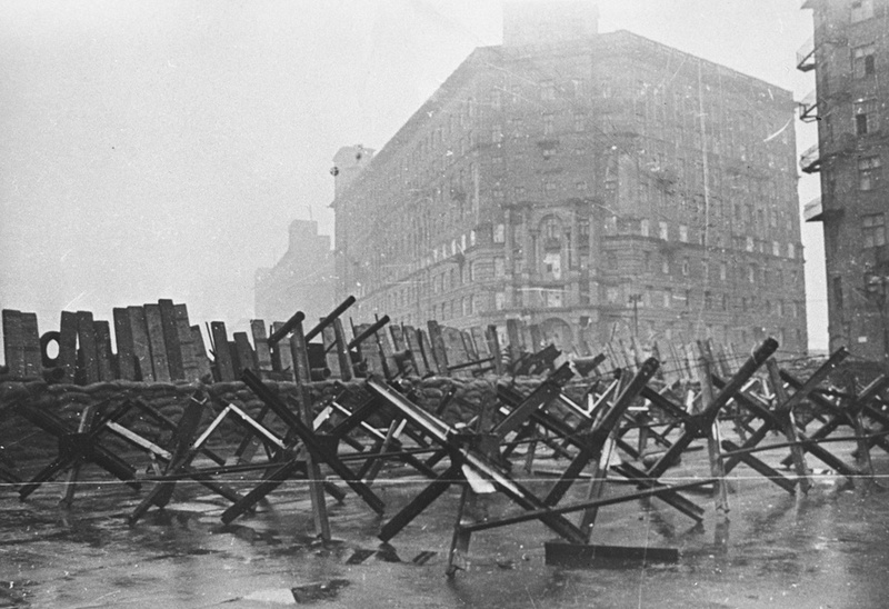 RIAN_archive_604273_Barricades_on_city_streets
