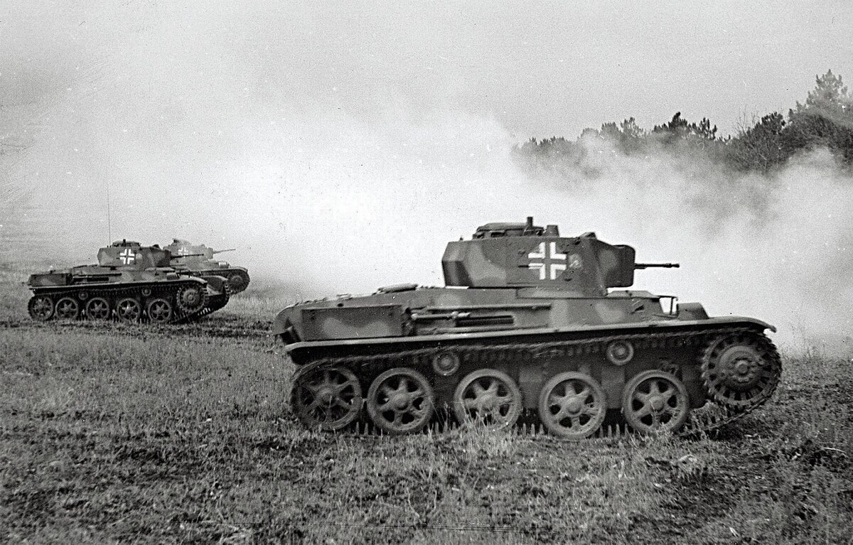 Hungary_Toldi_Tanks_in_WW2