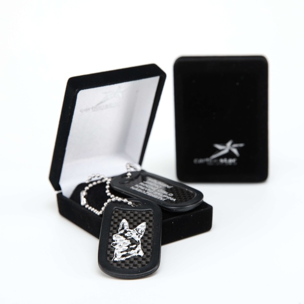 carbon_USA_dogtags_box_dog
