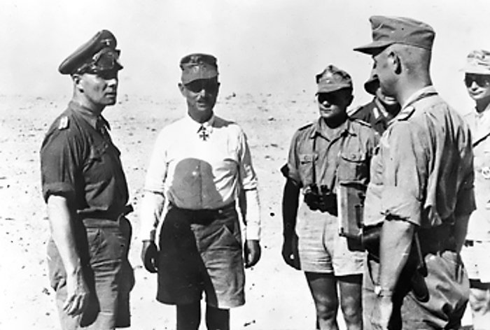 Rommel_at_a_staff_conference_in_the_Western_Desert