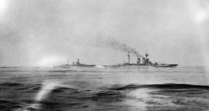 HMS_Warspite_and_HMS_Malaya_during_the_battle_of_Jutland