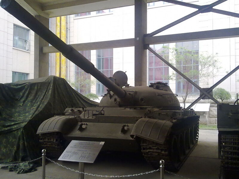 1280px-Captured_T-62_tank