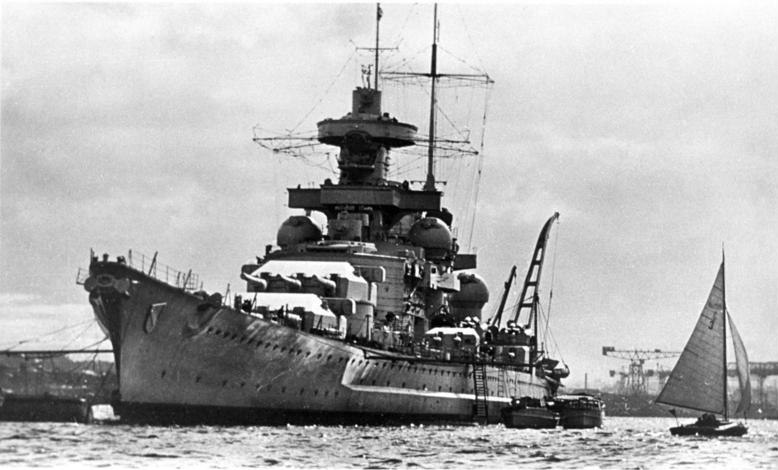 Bundesarchiv_DVM_10_Bild-23-63-46,_Schlachtschiff_'Scharnhorst'