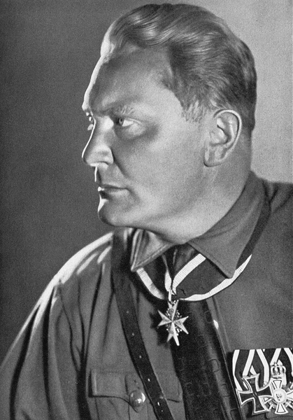 Bundesarchiv_Bild_102-13805,_Hermann_Göring