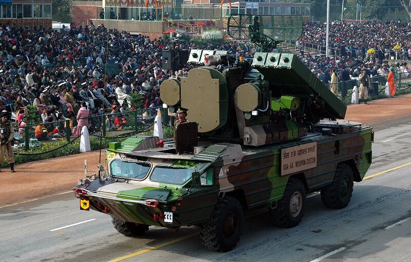 The_OSA-AK_Weapons_System_passes_through_the_Rajpath_during_the_60th_Republic_Day_Parade-2009,_in_New_Delhi_on_January_26,_2009