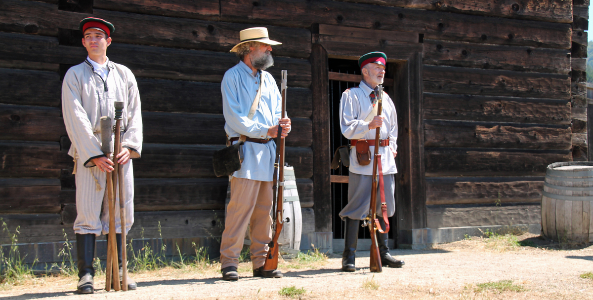 Russian_reenactors_at_Fort_Ross_State_Historic_Park_-_Jenner,_California_-_Stierch