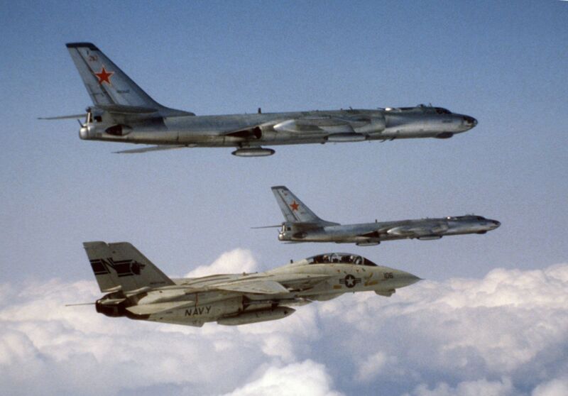 F-14A_Tomcat_of_VF-1_escorting_two_Tu-16_Badgers_in_1984