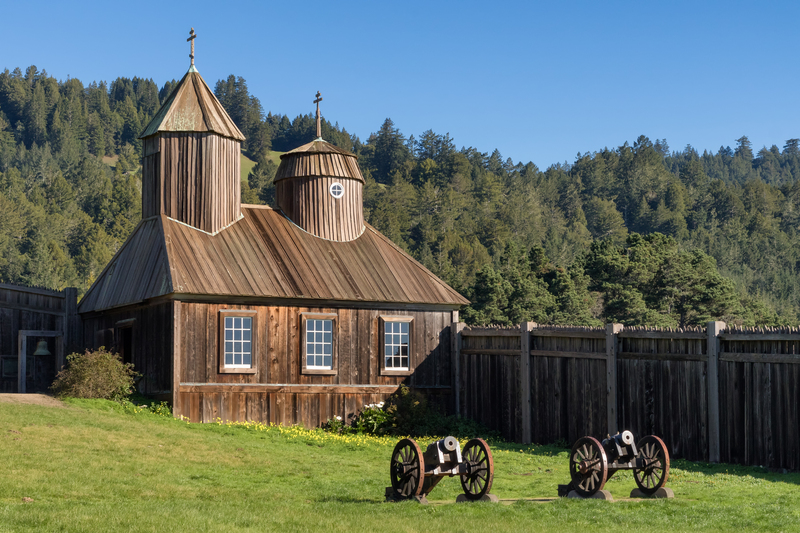 Russian_chapel_at_Fort_Ross_(2016)