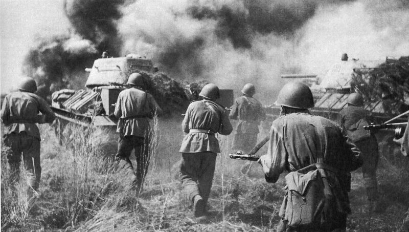 Soviet_troops_and_T-34_tanks_counterattacking_Kursk_Voronezh_Front_July_1943
